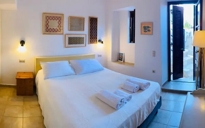 Amalia شقة Chalki Town