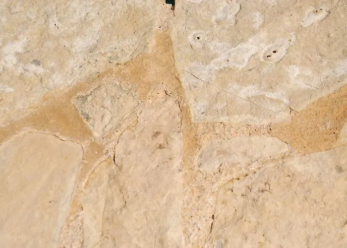 Amalia شقة Chalki Town