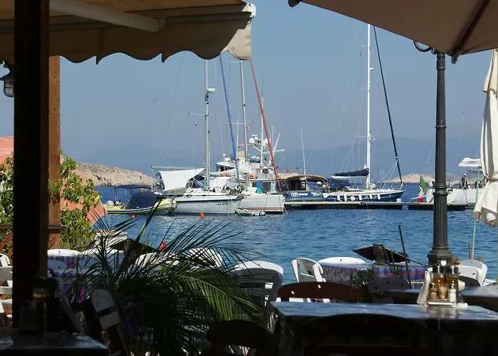 Amalia شقة Chalki Town