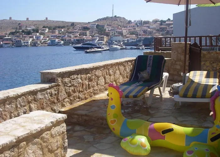 Amalia شقة Chalki Town